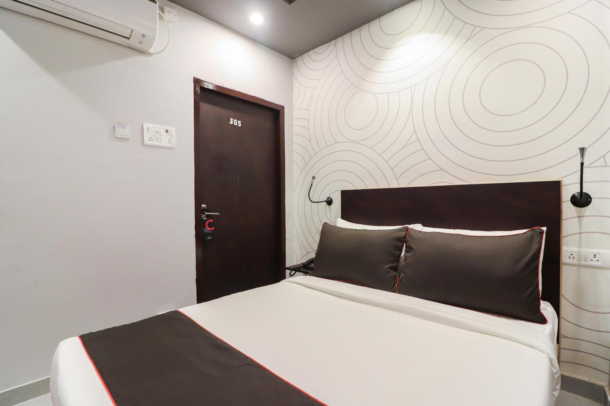 Hotel Super Collection O Sonica Gold Civil Lines Prayagraj Exterior foto